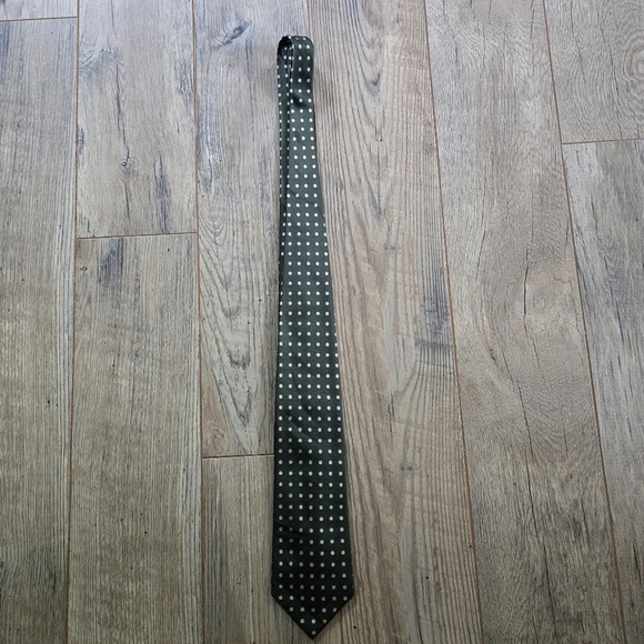 Banana Republic Green and White Poka Dot 💯 Silk Tie - Picture 2 of 5